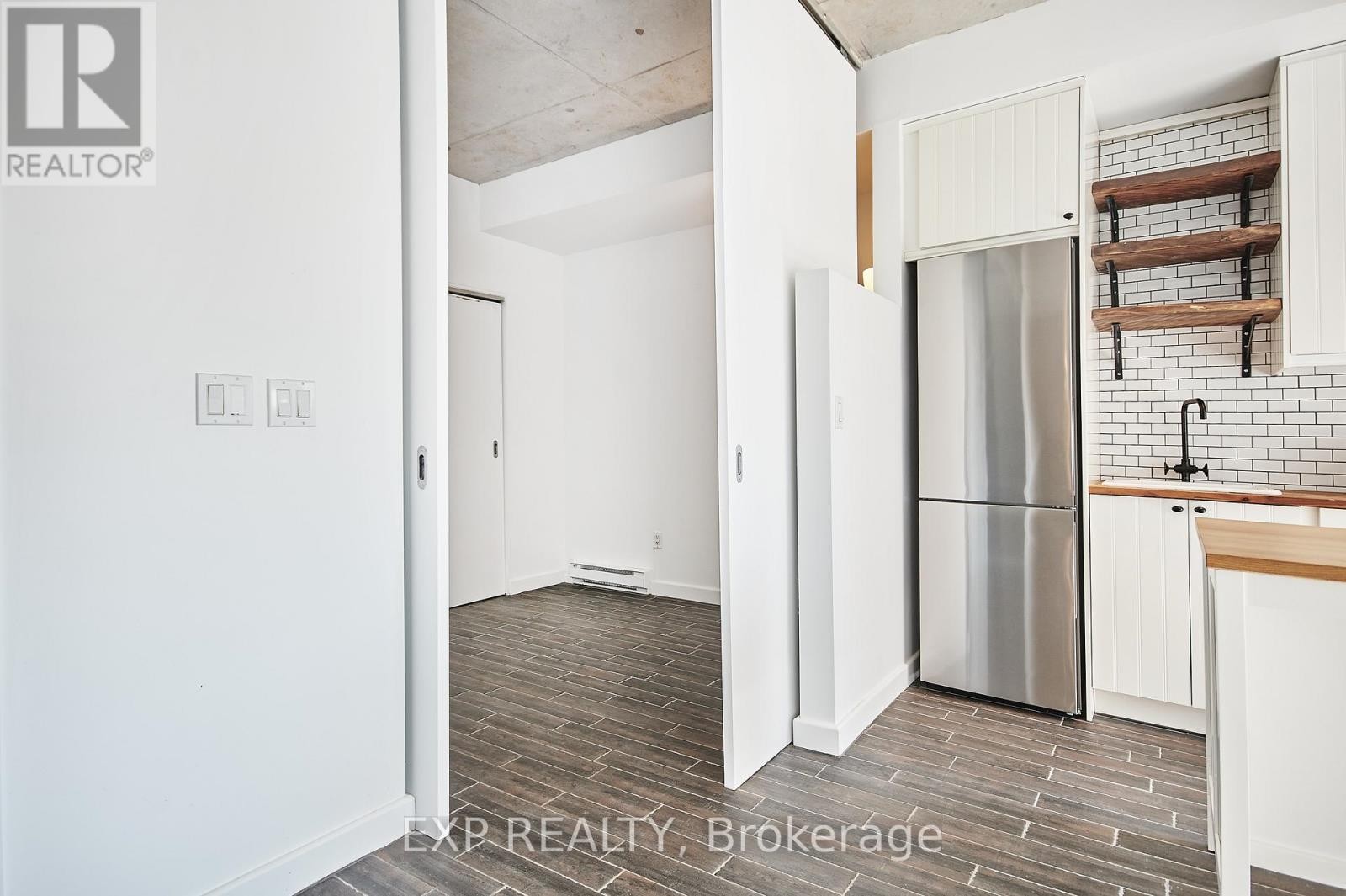 












606 - 180 YORK STREET

,
Ottawa,




Ontario
K1N1J6

