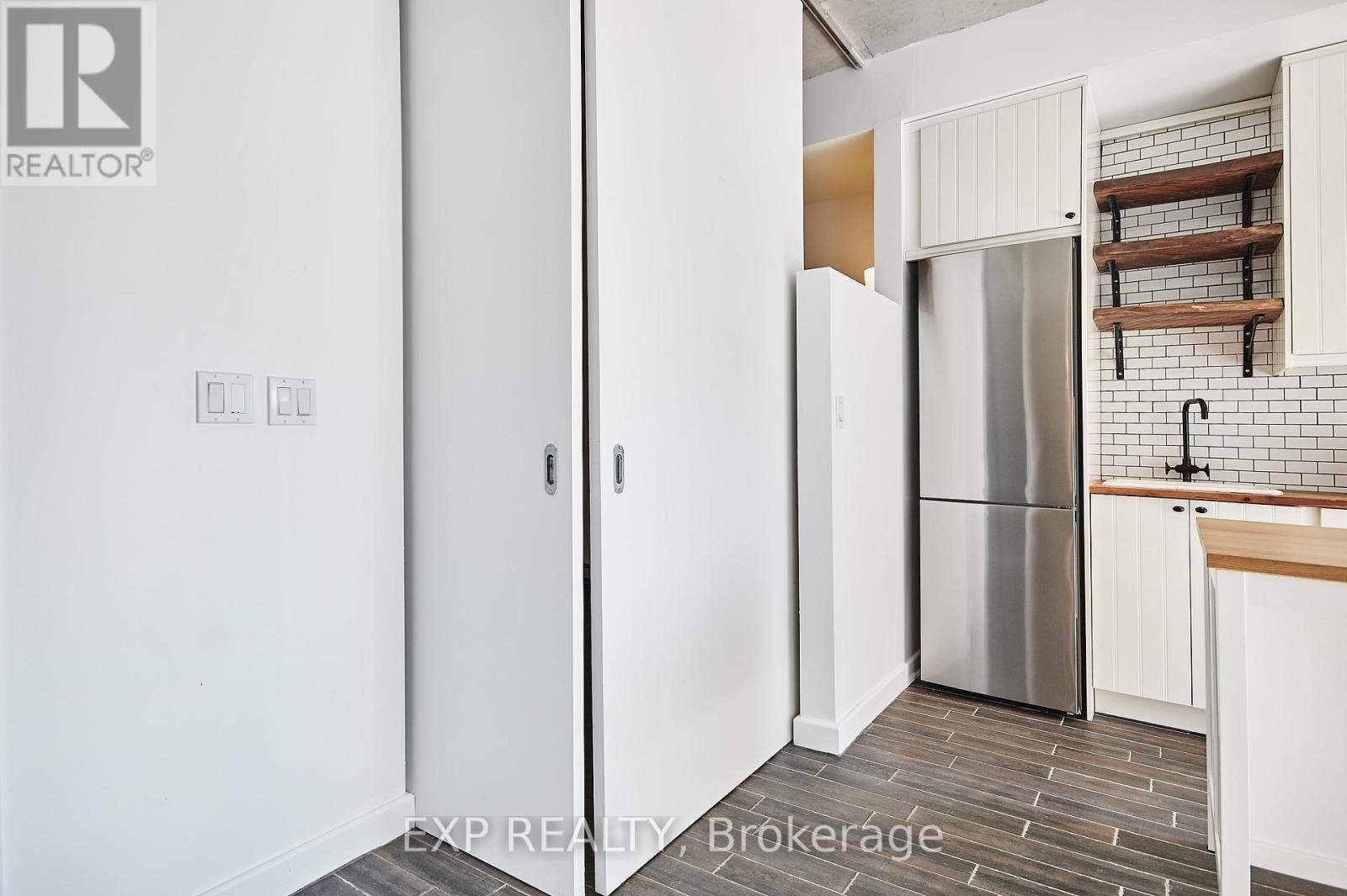 












606 - 180 YORK STREET

,
Ottawa,




Ontario
K1N1J6

