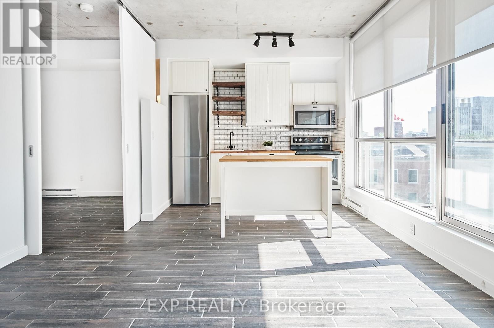 












606 - 180 YORK STREET

,
Ottawa,




Ontario
K1N1J6

