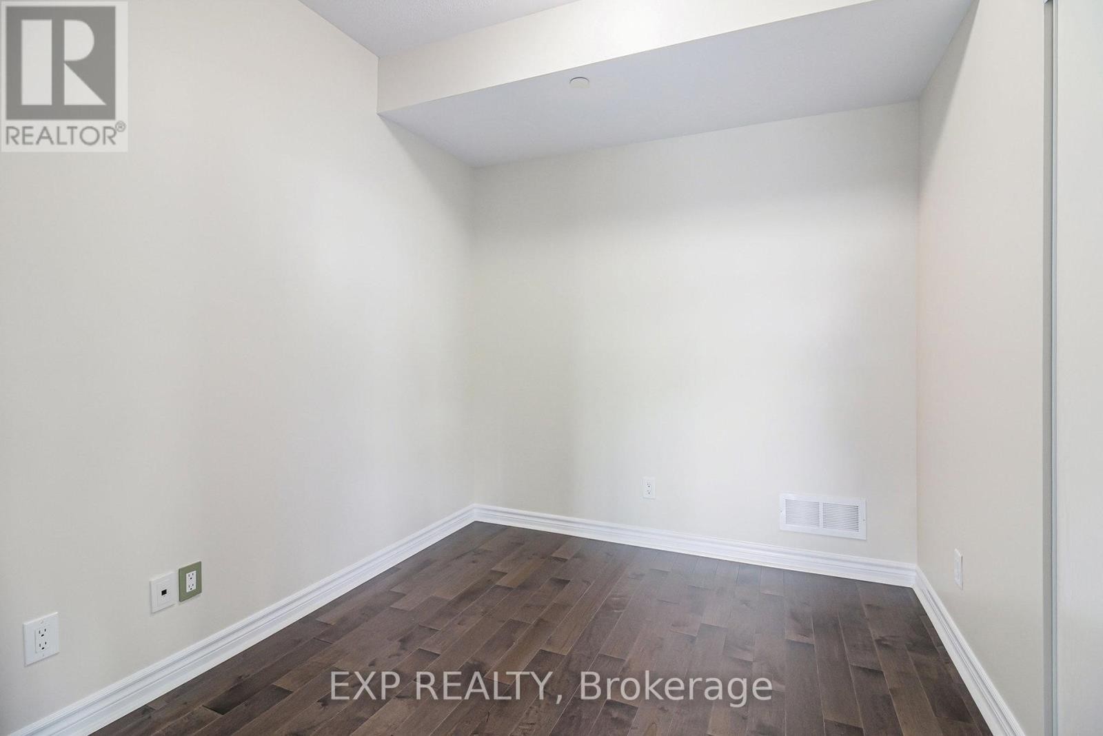 












205 - 100 MONTBLANC PRIVATE

,
Ottawa,




Ontario
K1C0B2

