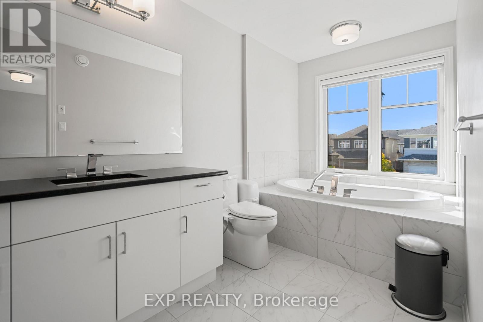 












512 EDENWYLDE DRIVE E

,
Ottawa,




Ontario
K2S2K4

