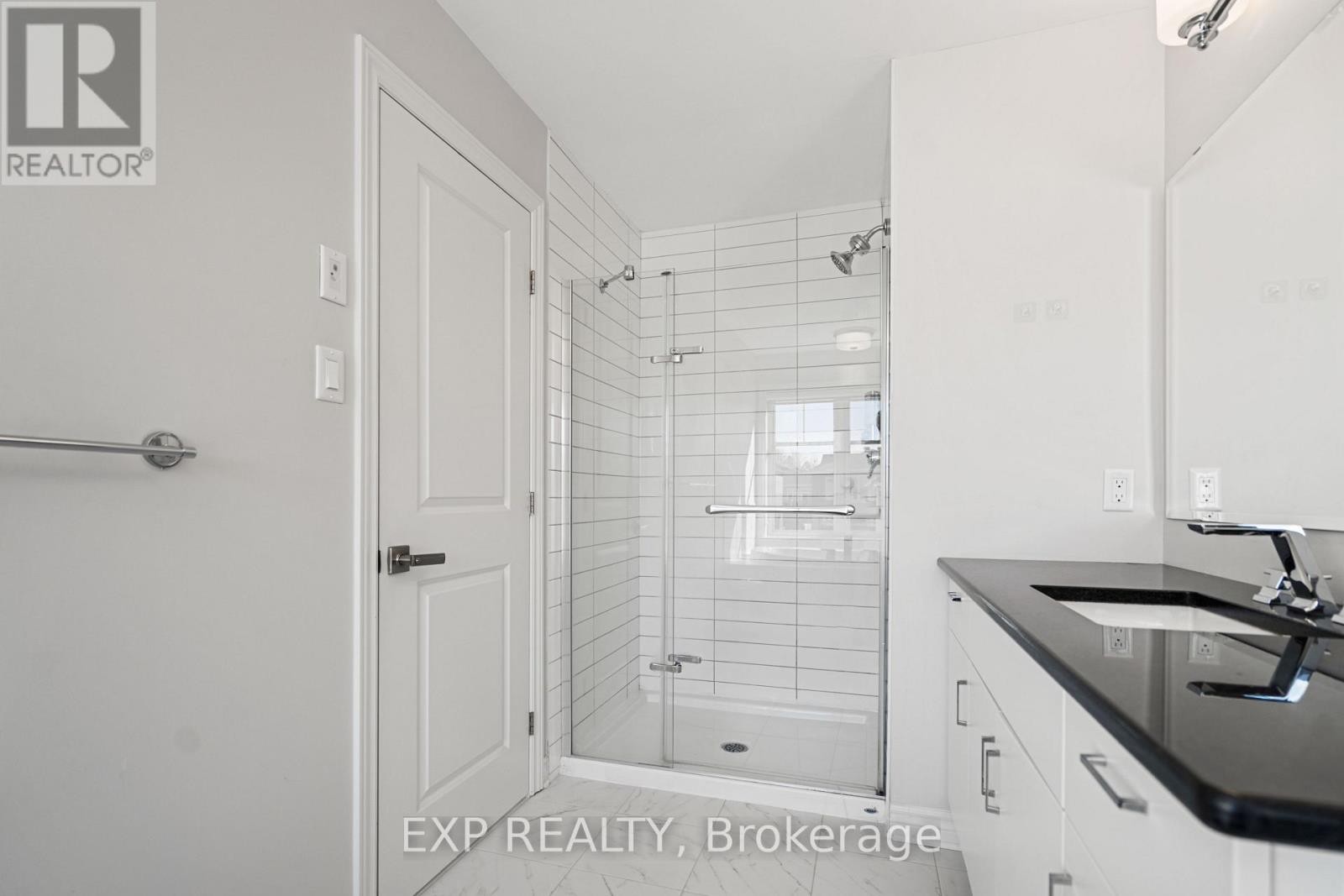 












512 EDENWYLDE DRIVE E

,
Ottawa,




Ontario
K2S2K4

