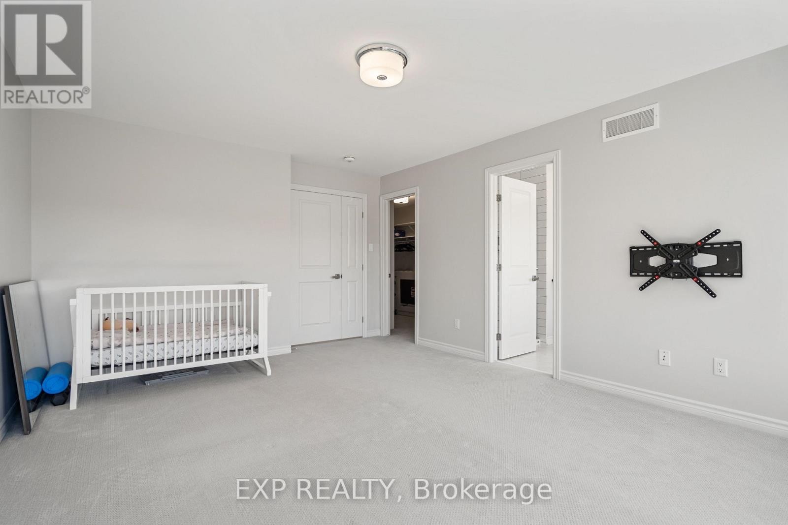 












512 EDENWYLDE DRIVE E

,
Ottawa,




Ontario
K2S2K4

