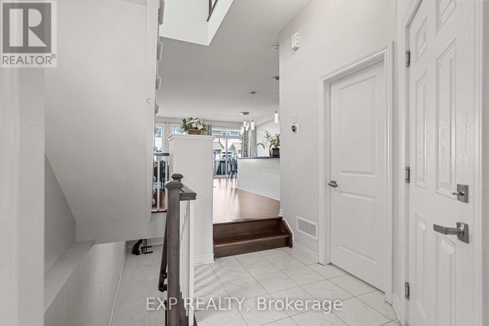 












512 EDENWYLDE DRIVE E

,
Ottawa,




Ontario
K2S2K4

