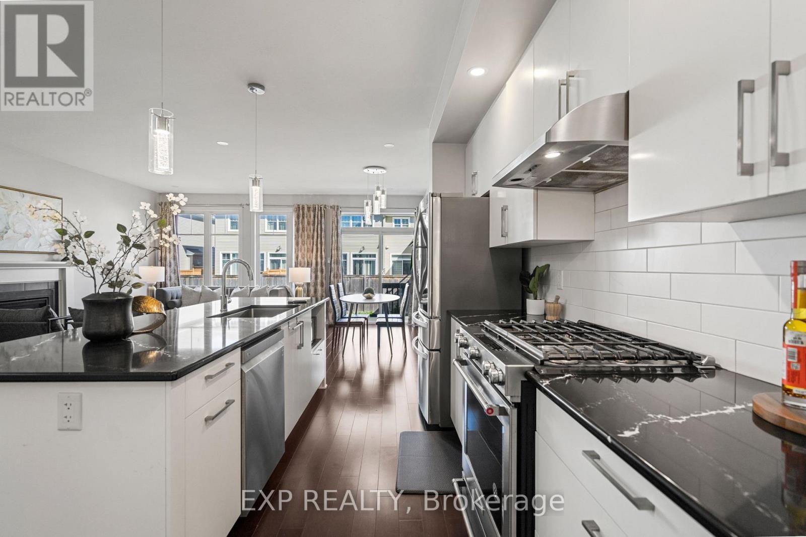 












512 EDENWYLDE DRIVE E

,
Ottawa,




Ontario
K2S2K4

