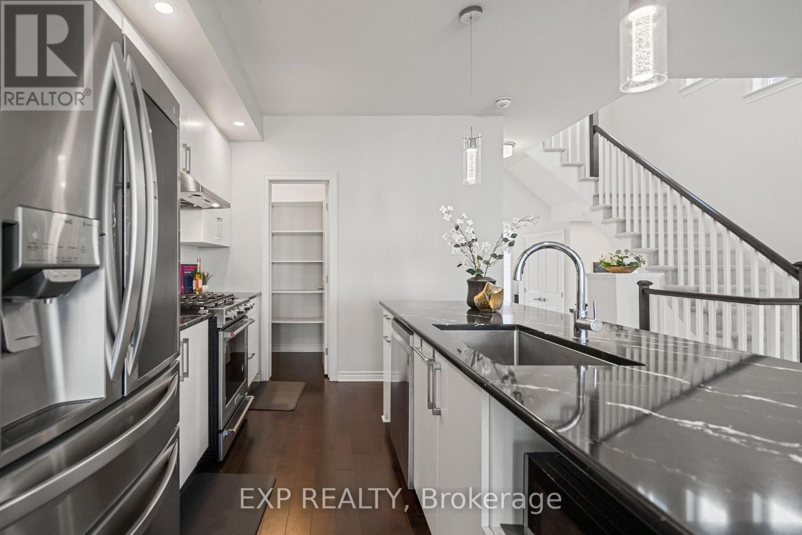 












512 EDENWYLDE DRIVE E

,
Ottawa,




Ontario
K2S2K4

