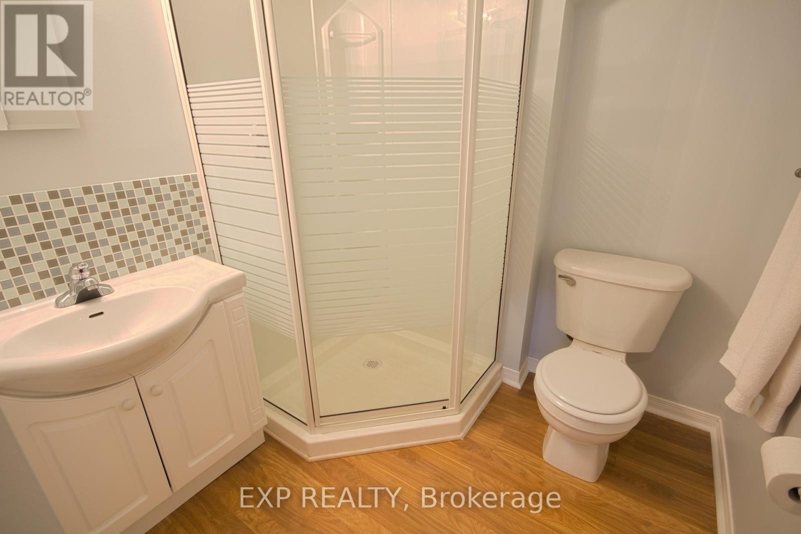 












46 COLLEGE CIRCLE

,
Ottawa,




Ontario
K1K4R8

