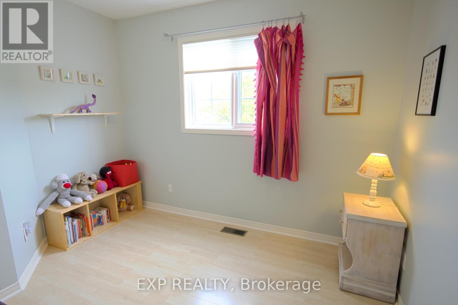 












46 COLLEGE CIRCLE

,
Ottawa,




Ontario
K1K4R8

