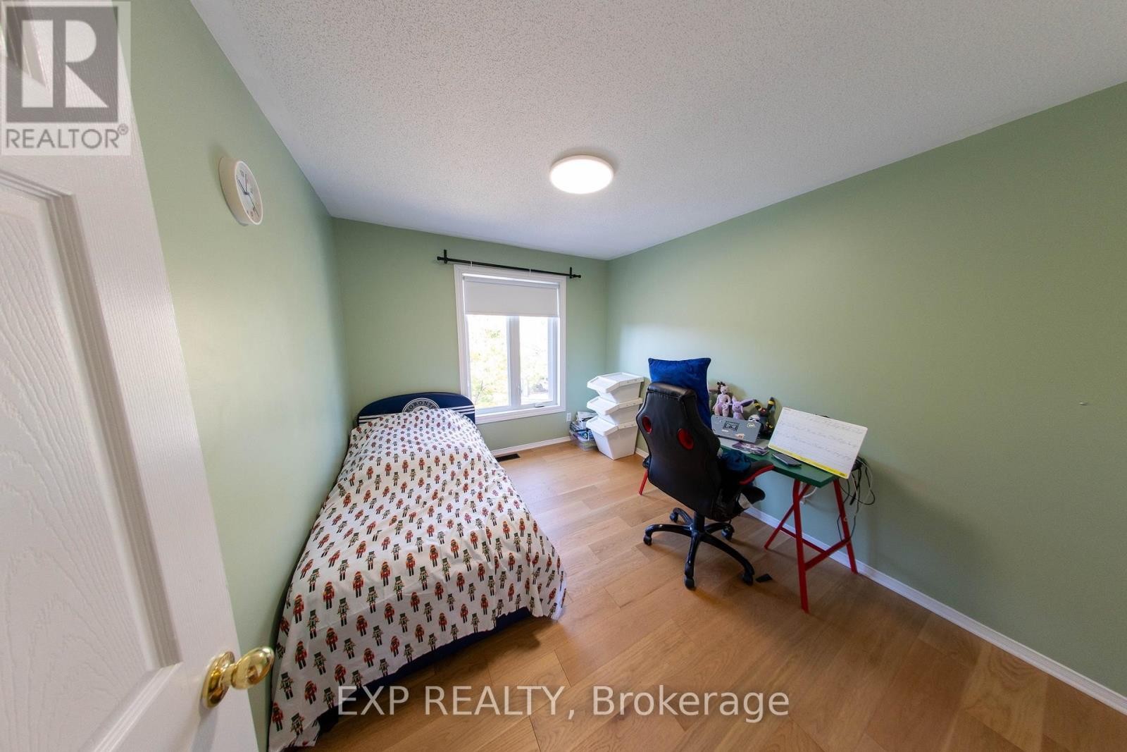 












54 SHEPPARD'S GLEN AVENUE

,
Ottawa,




Ontario
K2M2M9

