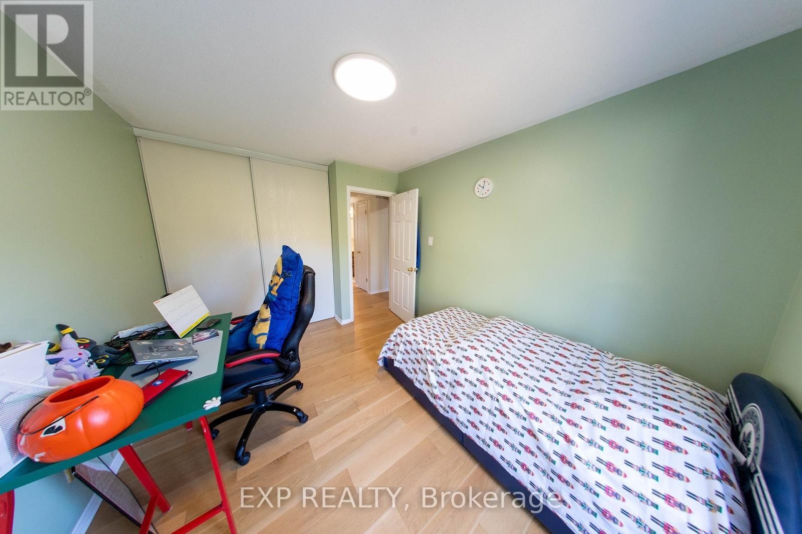 












54 SHEPPARD'S GLEN AVENUE

,
Ottawa,




Ontario
K2M2M9

