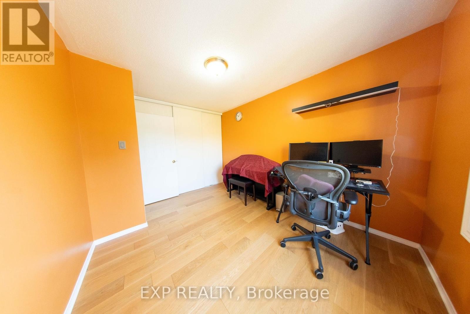 












54 SHEPPARD'S GLEN AVENUE

,
Ottawa,




Ontario
K2M2M9

