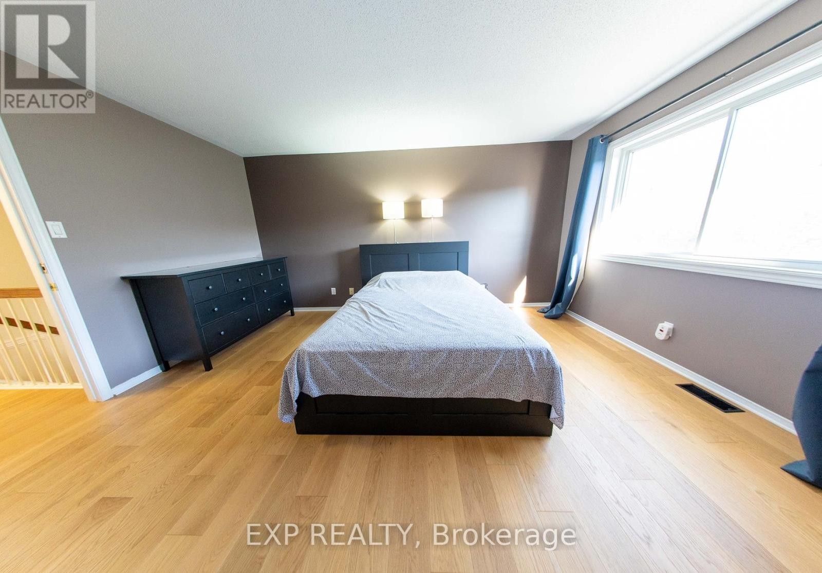 












54 SHEPPARD'S GLEN AVENUE

,
Ottawa,




Ontario
K2M2M9

