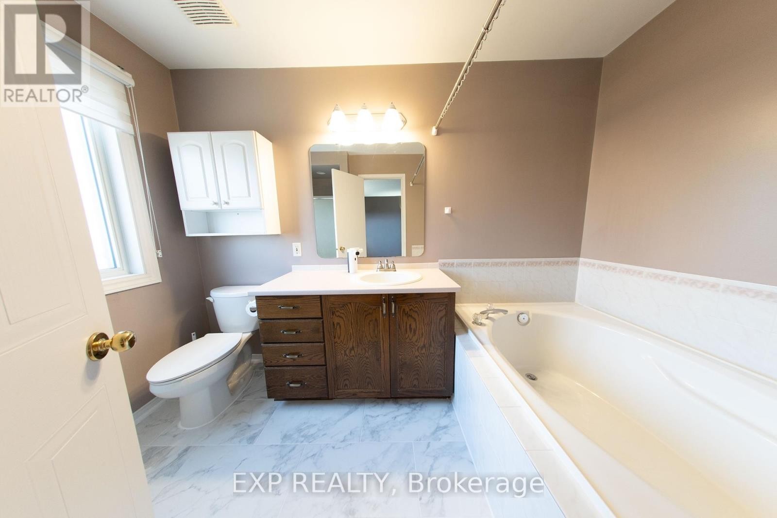 












54 SHEPPARD'S GLEN AVENUE

,
Ottawa,




Ontario
K2M2M9

