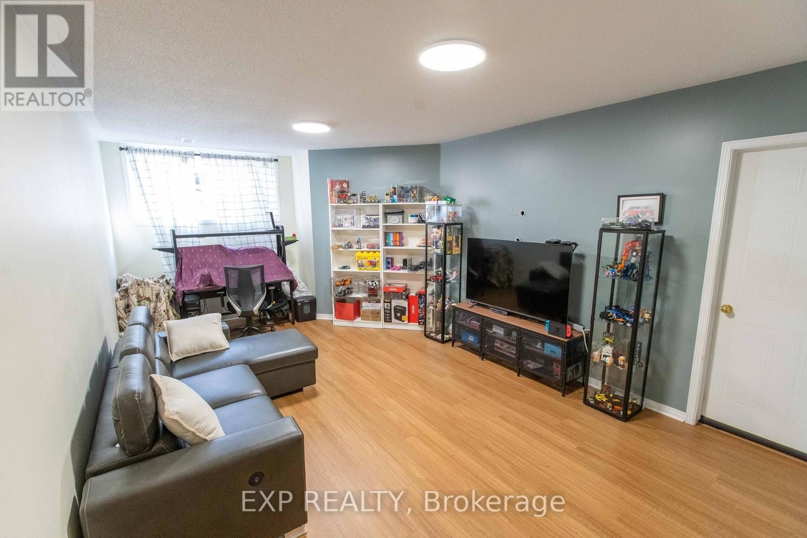 












54 SHEPPARD'S GLEN AVENUE

,
Ottawa,




Ontario
K2M2M9

