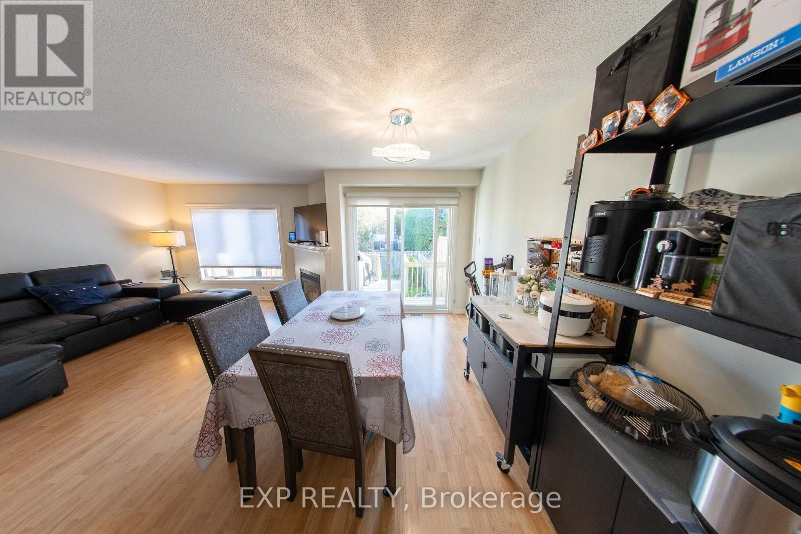 












54 SHEPPARD'S GLEN AVENUE

,
Ottawa,




Ontario
K2M2M9

