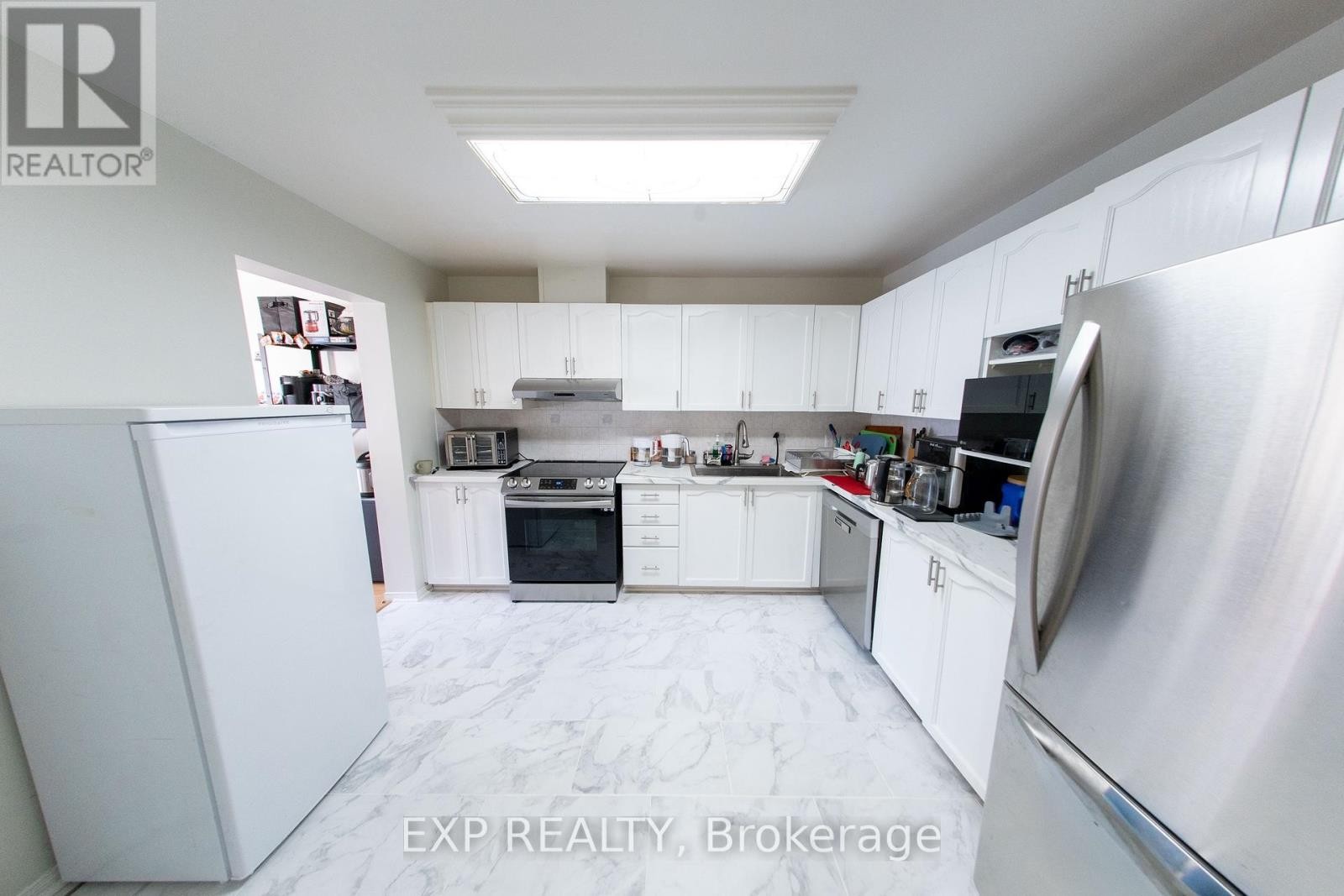 












54 SHEPPARD'S GLEN AVENUE

,
Ottawa,




Ontario
K2M2M9

