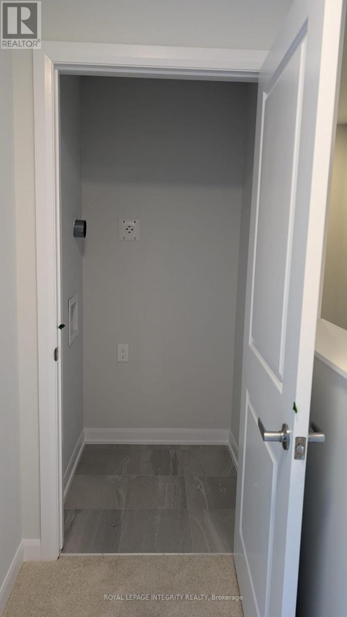 












7 - 101 GLENROY GILBERT DRIVE

,
Ottawa,




Ontario
K2J5G3

