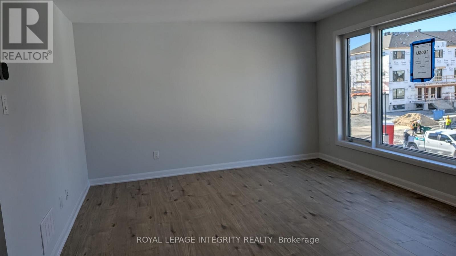 












7 - 101 GLENROY GILBERT DRIVE

,
Ottawa,




Ontario
K2J5G3

