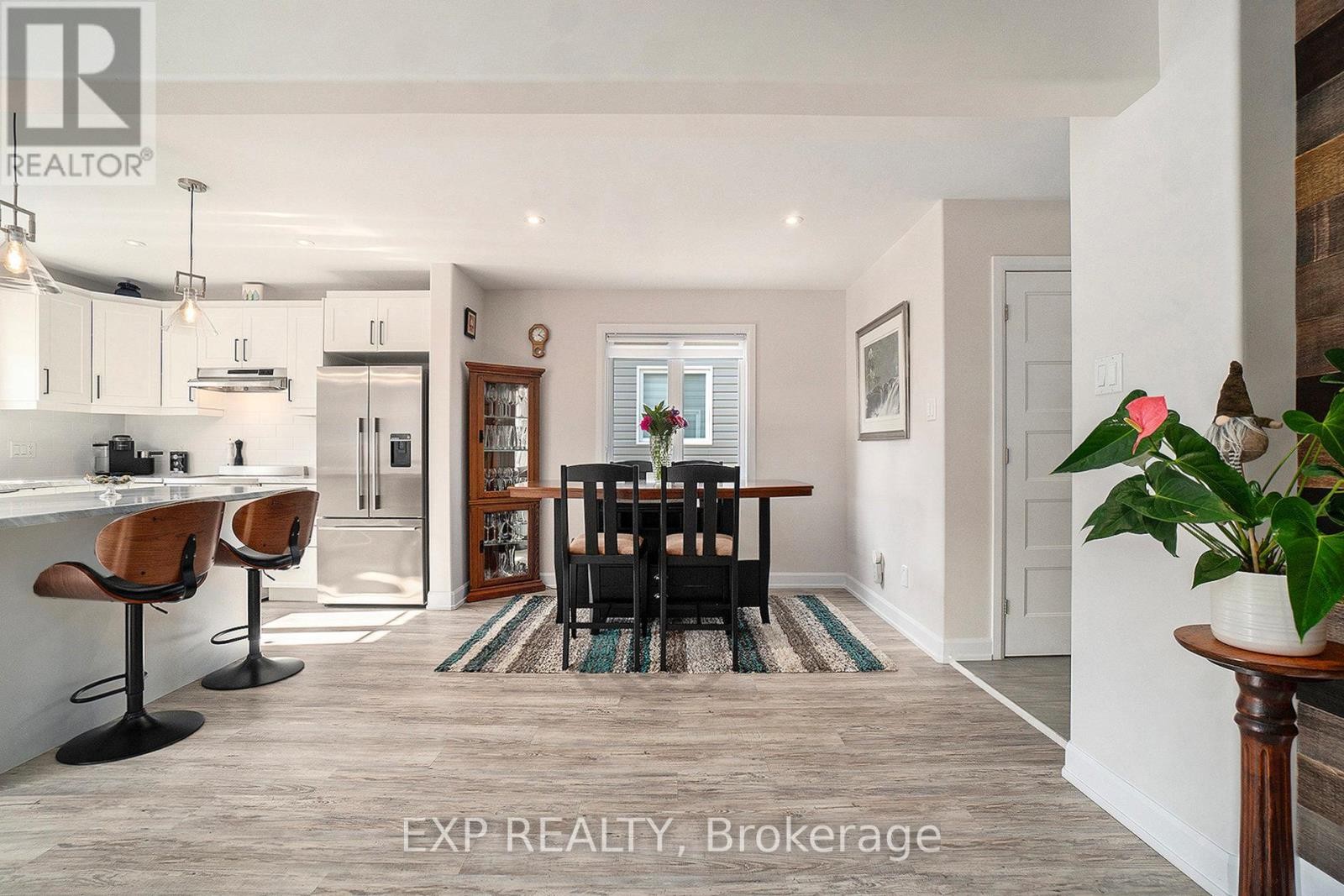 












704 AZURE STREET

,
Russell,




Ontario
K4R1E5

