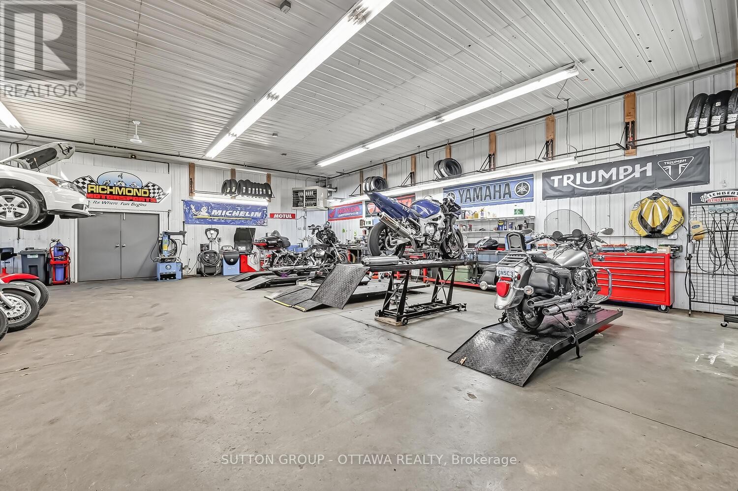 












3835 MCBEAN STREET

,
Ottawa,




Ontario
K0A2Z0

