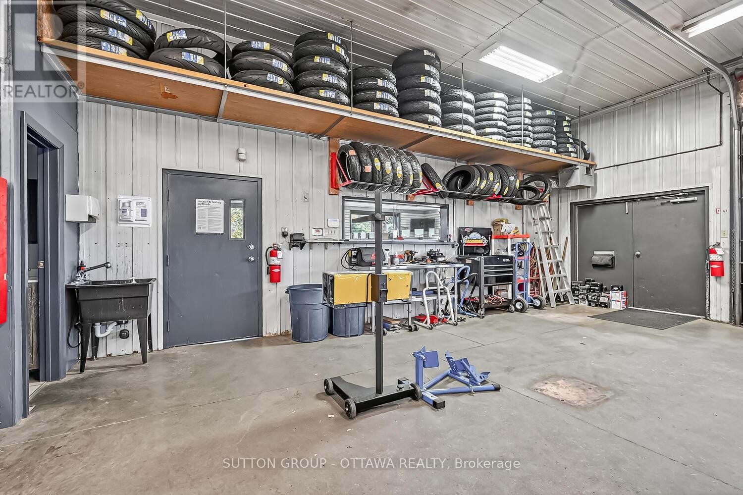 












3835 MCBEAN STREET

,
Ottawa,




Ontario
K0A2Z0

