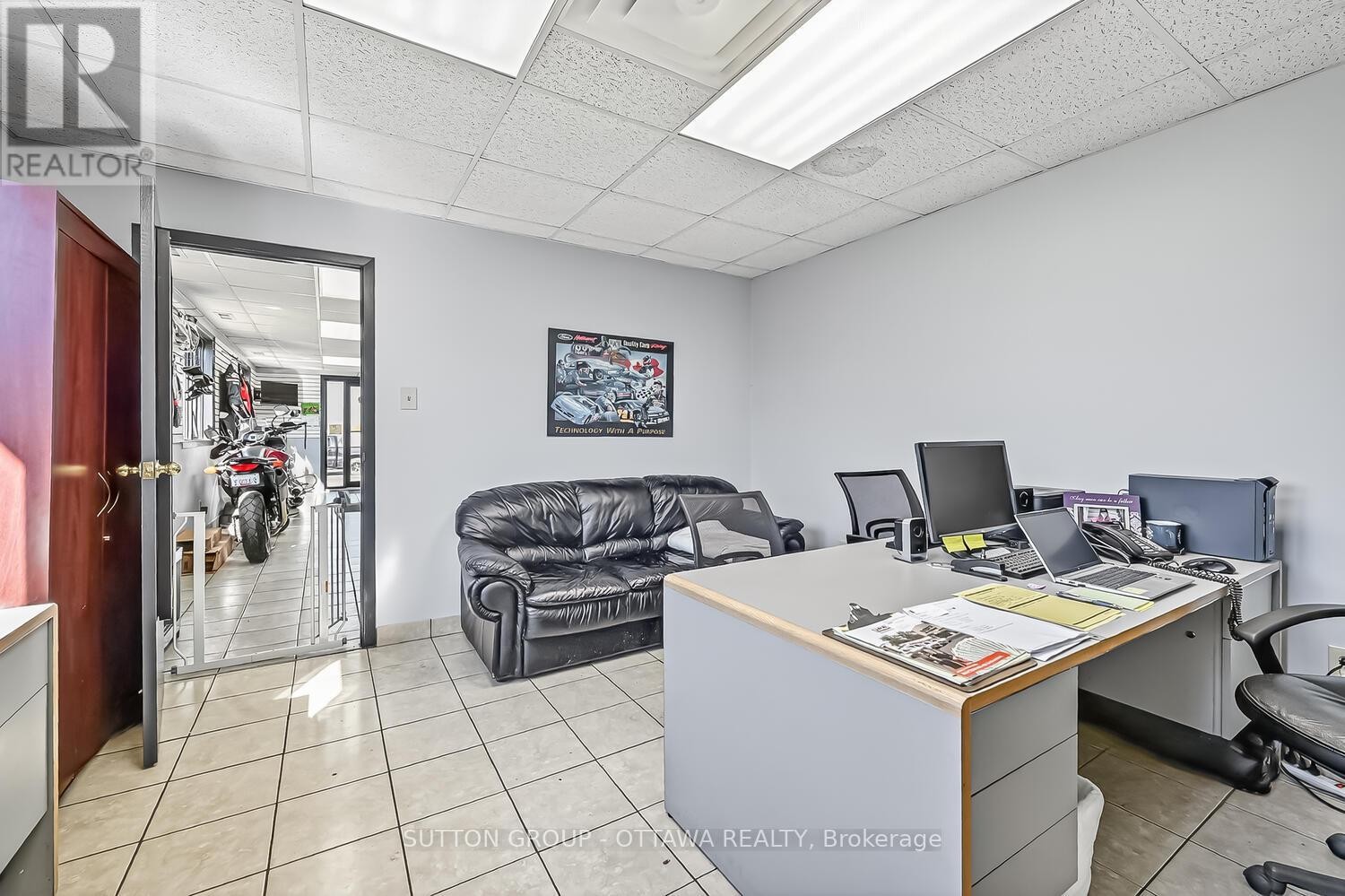 












3835 MCBEAN STREET

,
Ottawa,




Ontario
K0A2Z0

