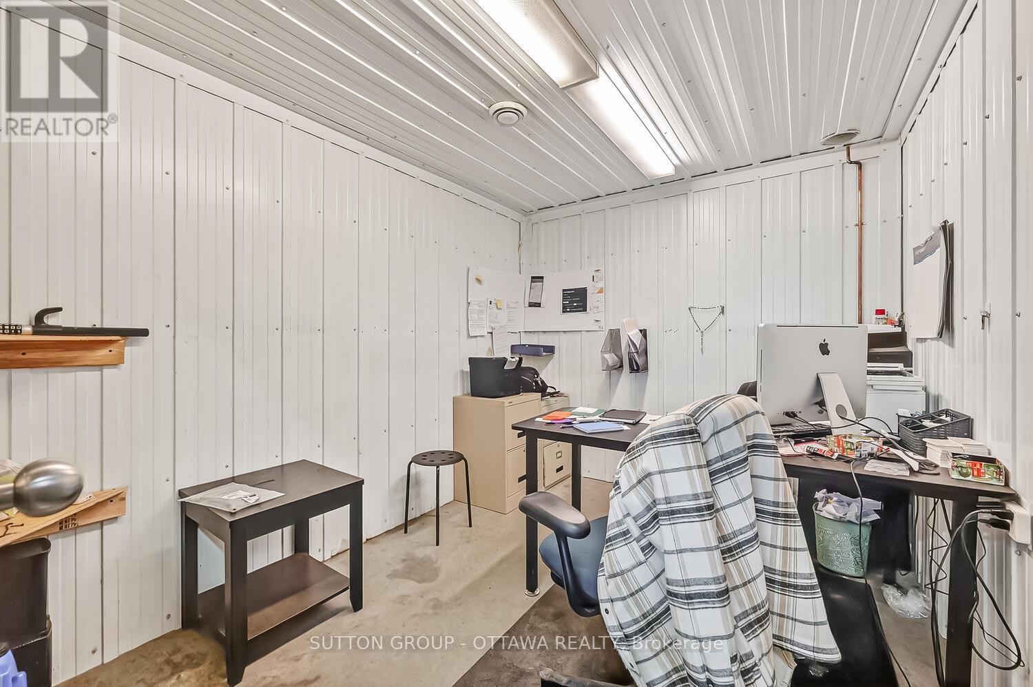 












3835 MCBEAN STREET

,
Ottawa,




Ontario
K0A2Z0

