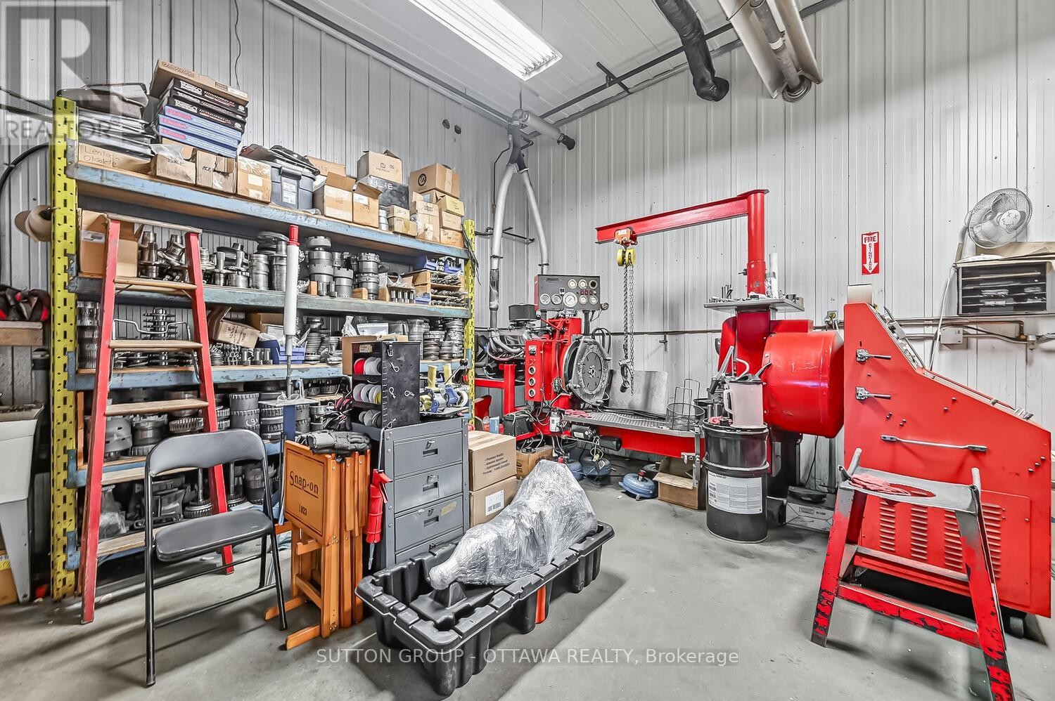 












3835 MCBEAN STREET

,
Ottawa,




Ontario
K0A2Z0

