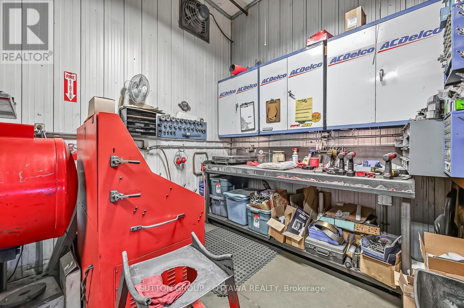 












3835 MCBEAN STREET

,
Ottawa,




Ontario
K0A2Z0

