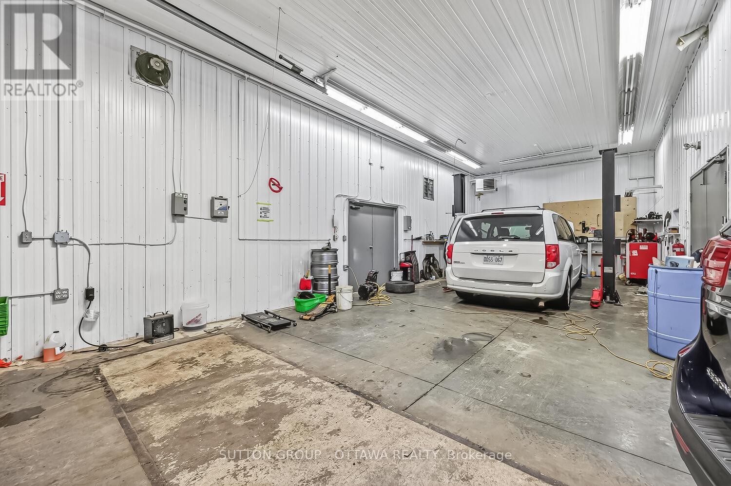 












3835 MCBEAN STREET

,
Ottawa,




Ontario
K0A2Z0

