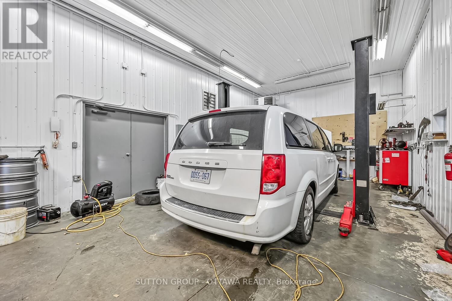 












3835 MCBEAN STREET

,
Ottawa,




Ontario
K0A2Z0

