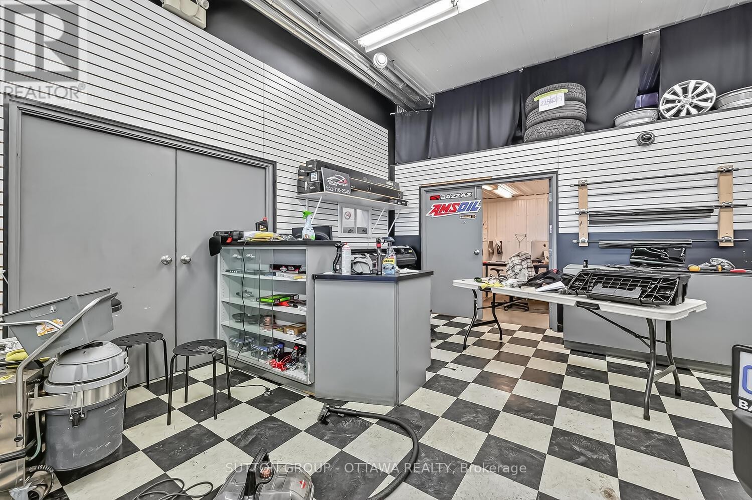 












3835 MCBEAN STREET

,
Ottawa,




Ontario
K0A2Z0

