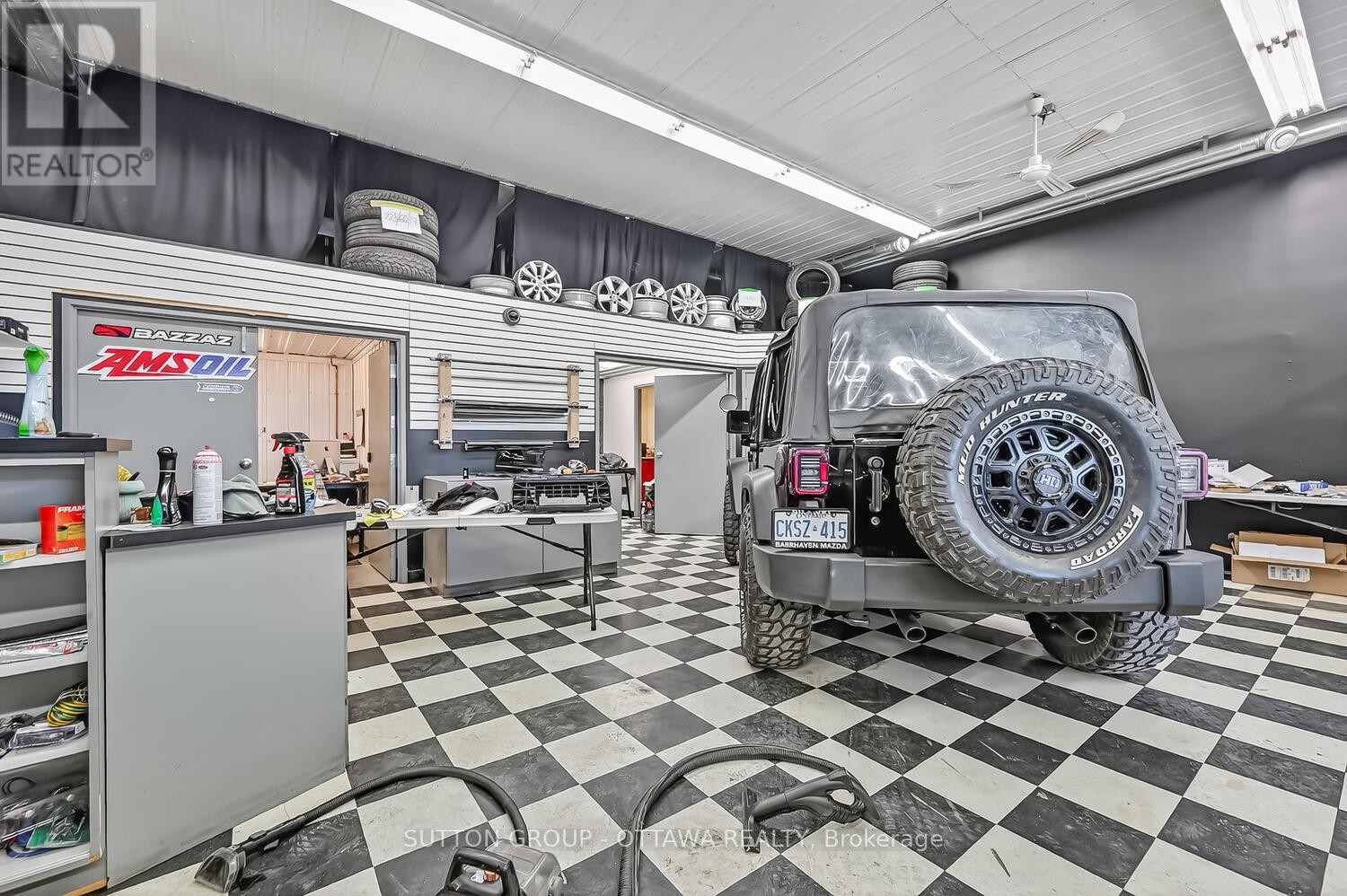 












3835 MCBEAN STREET

,
Ottawa,




Ontario
K0A2Z0

