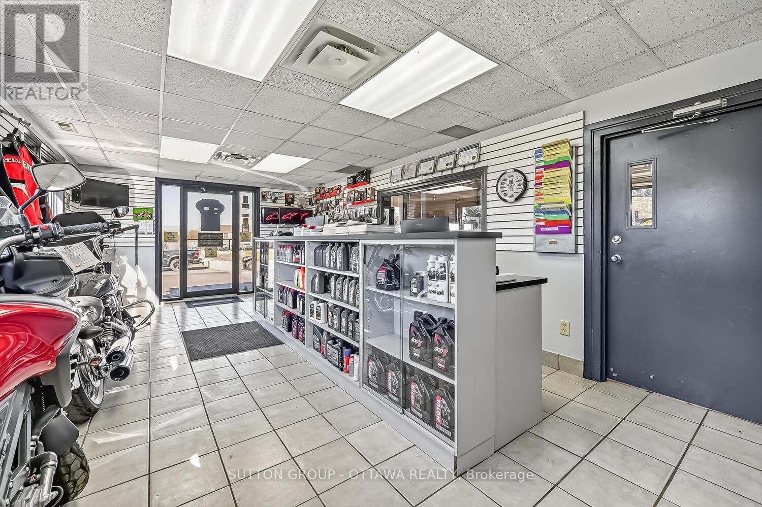 












3835 MCBEAN STREET

,
Ottawa,




Ontario
K0A2Z0

