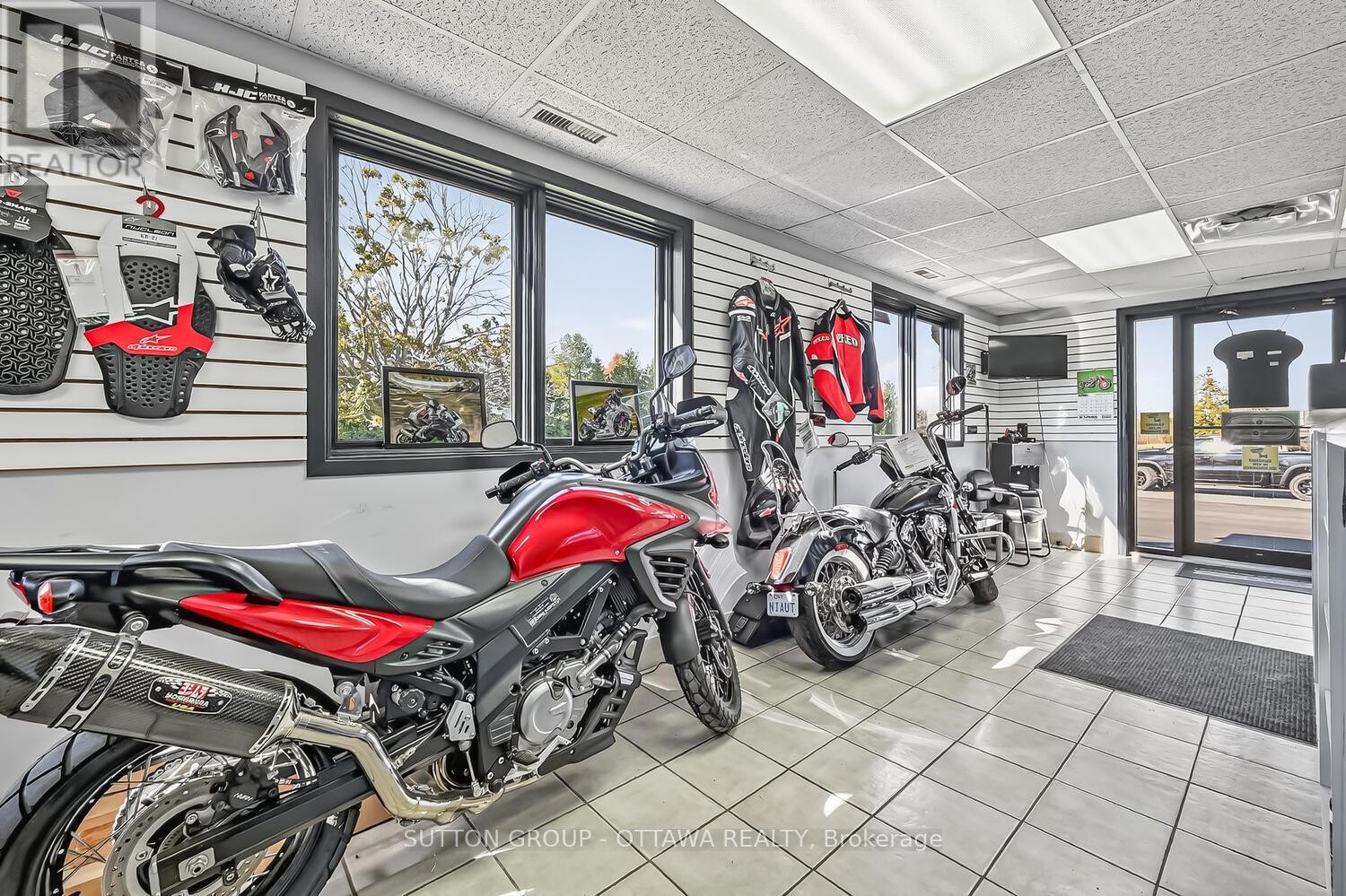 












3835 MCBEAN STREET

,
Ottawa,




Ontario
K0A2Z0

