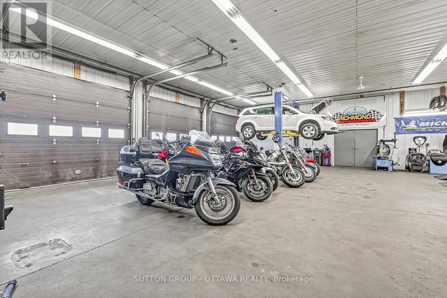 












3835 MCBEAN STREET

,
Ottawa,




Ontario
K0A2Z0

