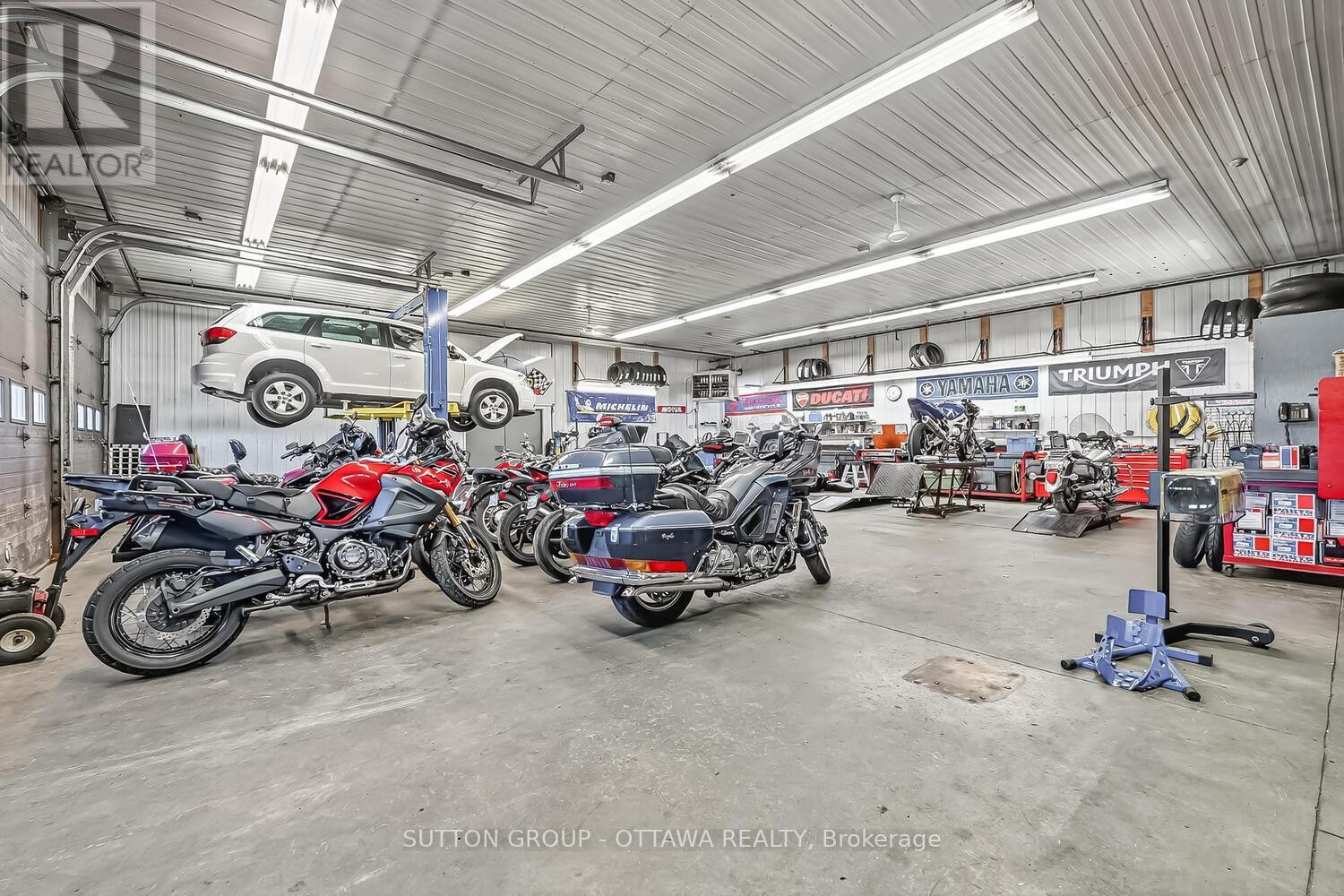 












3835 MCBEAN STREET

,
Ottawa,




Ontario
K0A2Z0

