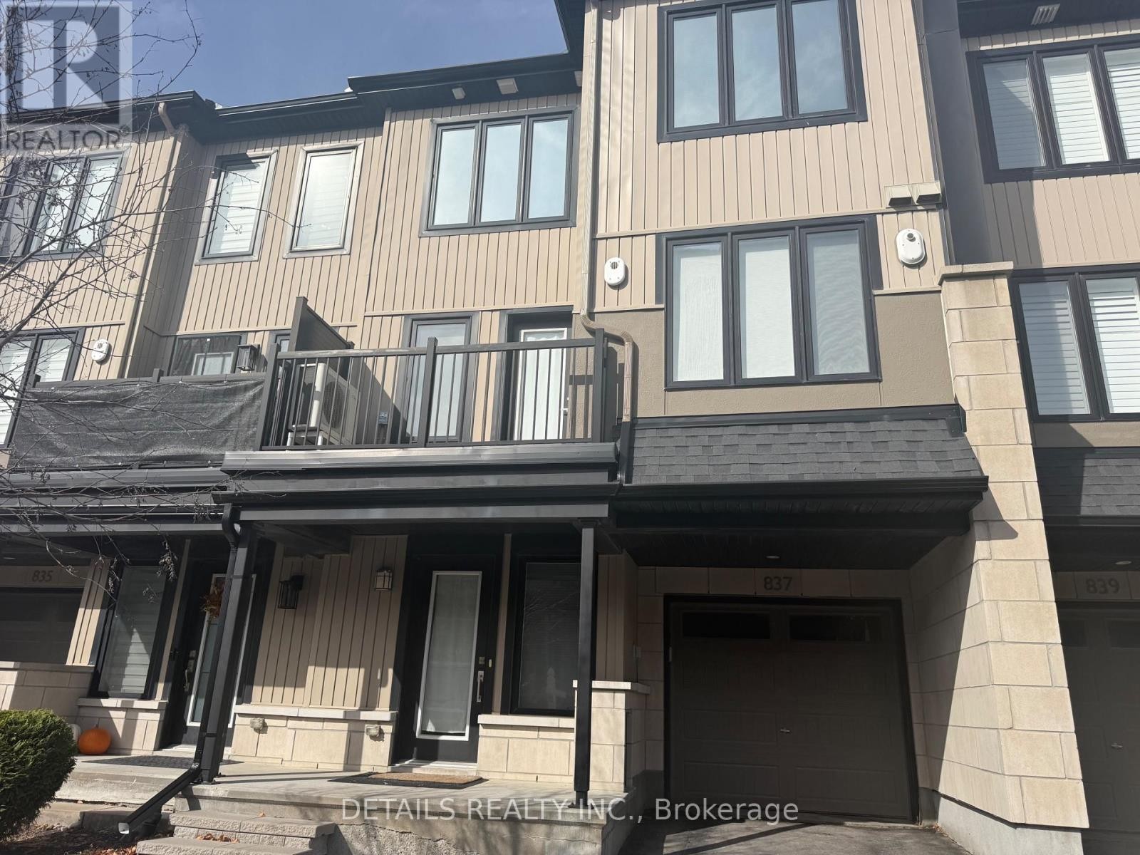 












837 ELEMENT P PRIVATE

,
Ottawa,




Ontario
K2M0M8

