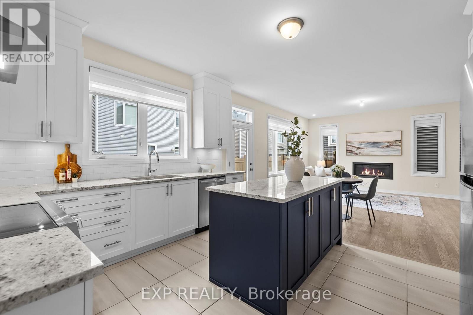 












807 MERCIER CRESCENT E

,
Ottawa,




Ontario
K1W1E6

