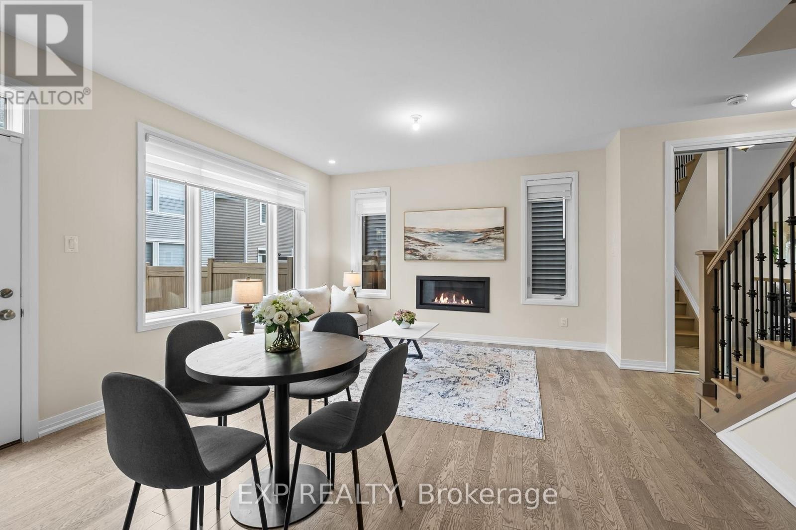 












807 MERCIER CRESCENT E

,
Ottawa,




Ontario
K1W1E6

