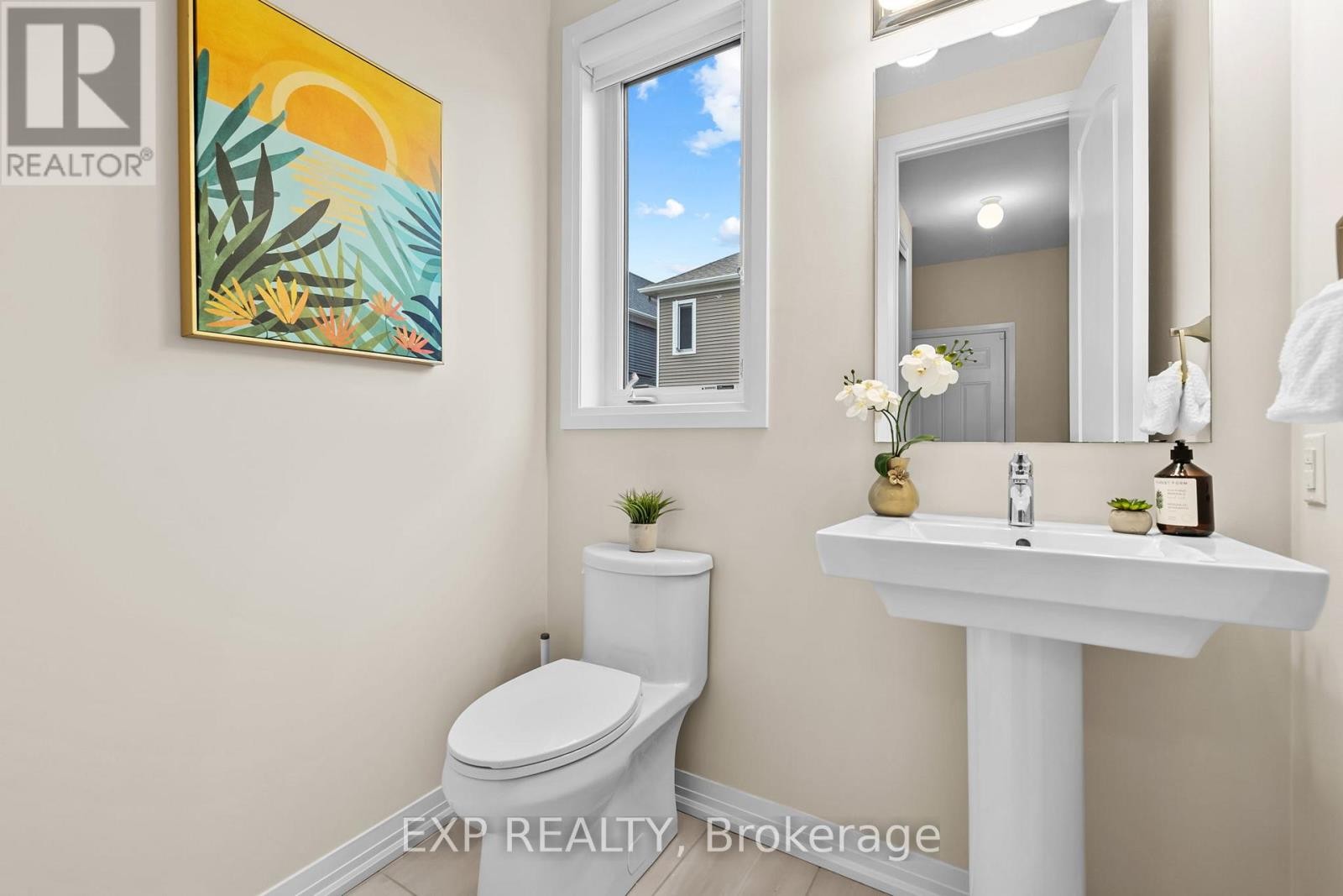 












807 MERCIER CRESCENT E

,
Ottawa,




Ontario
K1W1E6

