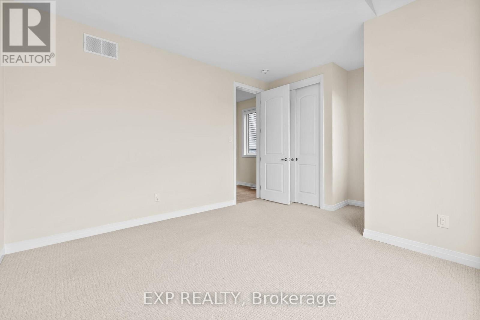 












807 MERCIER CRESCENT E

,
Ottawa,




Ontario
K1W1E6

