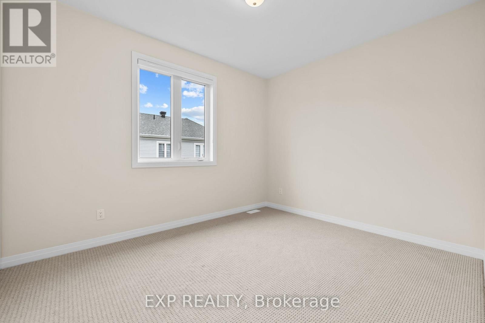 












807 MERCIER CRESCENT E

,
Ottawa,




Ontario
K1W1E6


