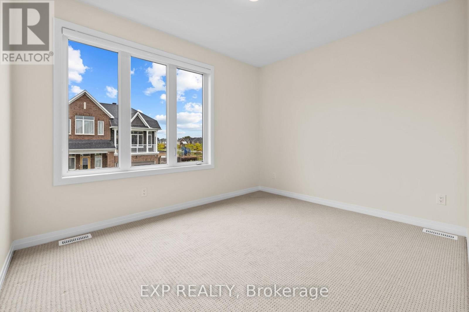 












807 MERCIER CRESCENT E

,
Ottawa,




Ontario
K1W1E6

