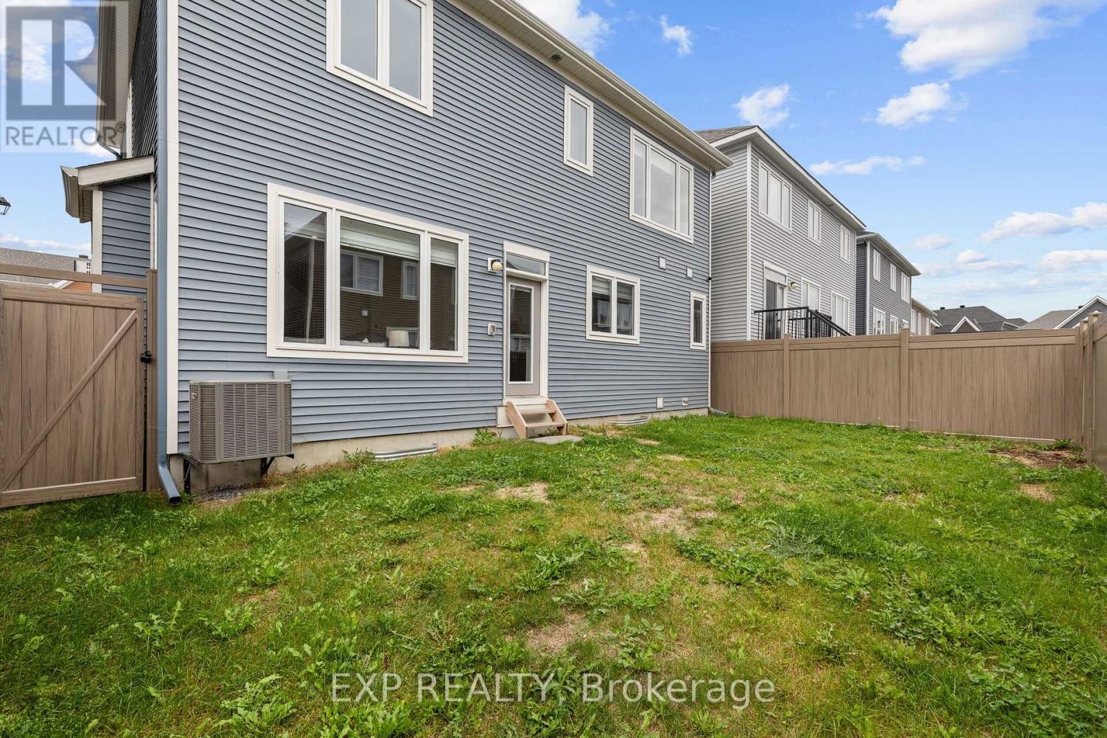 












807 MERCIER CRESCENT E

,
Ottawa,




Ontario
K1W1E6

