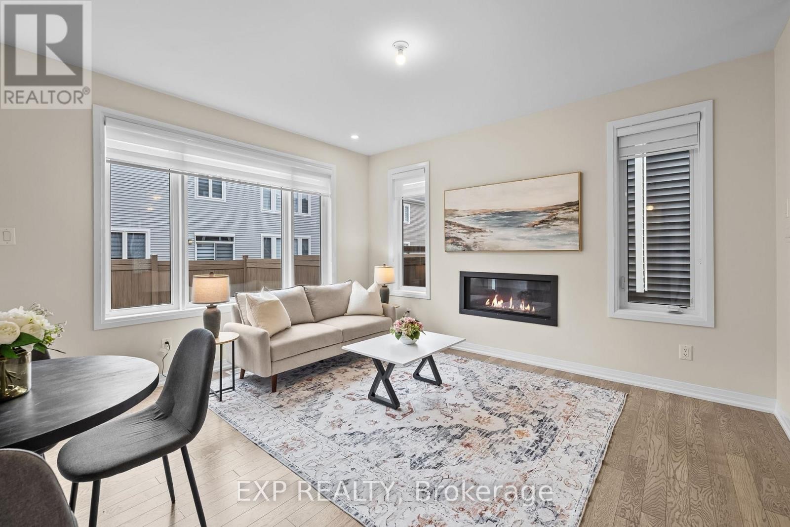 












807 MERCIER CRESCENT E

,
Ottawa,




Ontario
K1W1E6

