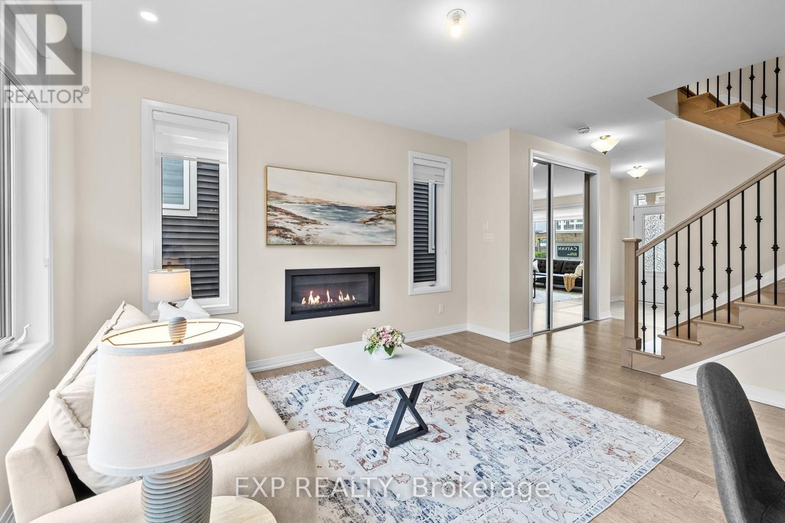 












807 MERCIER CRESCENT E

,
Ottawa,




Ontario
K1W1E6

