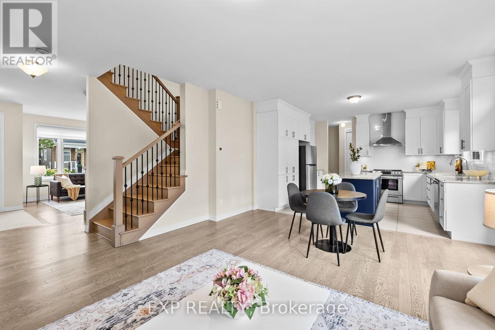 












807 MERCIER CRESCENT E

,
Ottawa,




Ontario
K1W1E6

