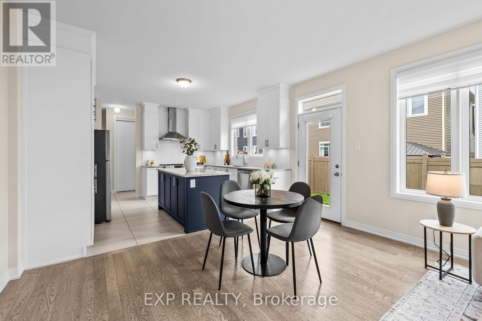 












807 MERCIER CRESCENT E

,
Ottawa,




Ontario
K1W1E6

