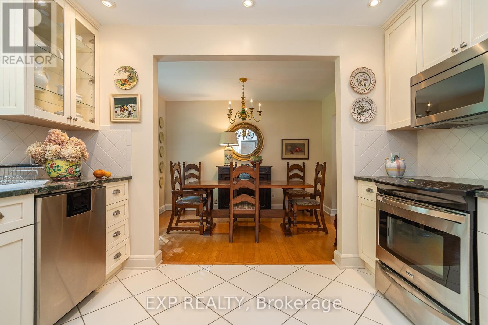 












504 THESSALY CIRCLE

,
Ottawa,




Ontario
K1H5W5

